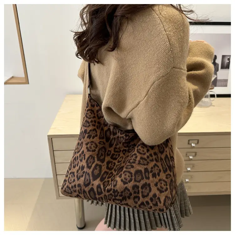 Leopard Print Women's Shoulder Crossbody Bag 2024 — feature 11