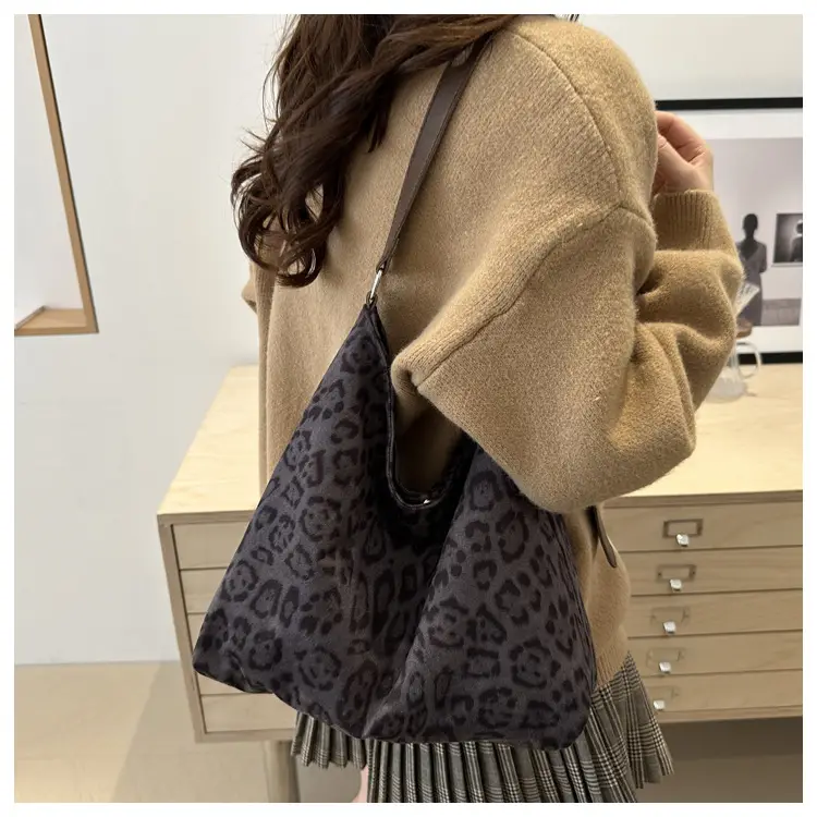 Leopard Print Women's Shoulder Crossbody Bag 2024 — feature 15