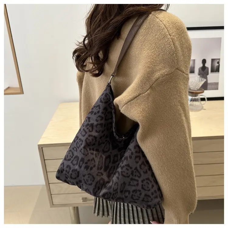 Leopard Print Women's Shoulder Crossbody Bag 2024 — feature 17