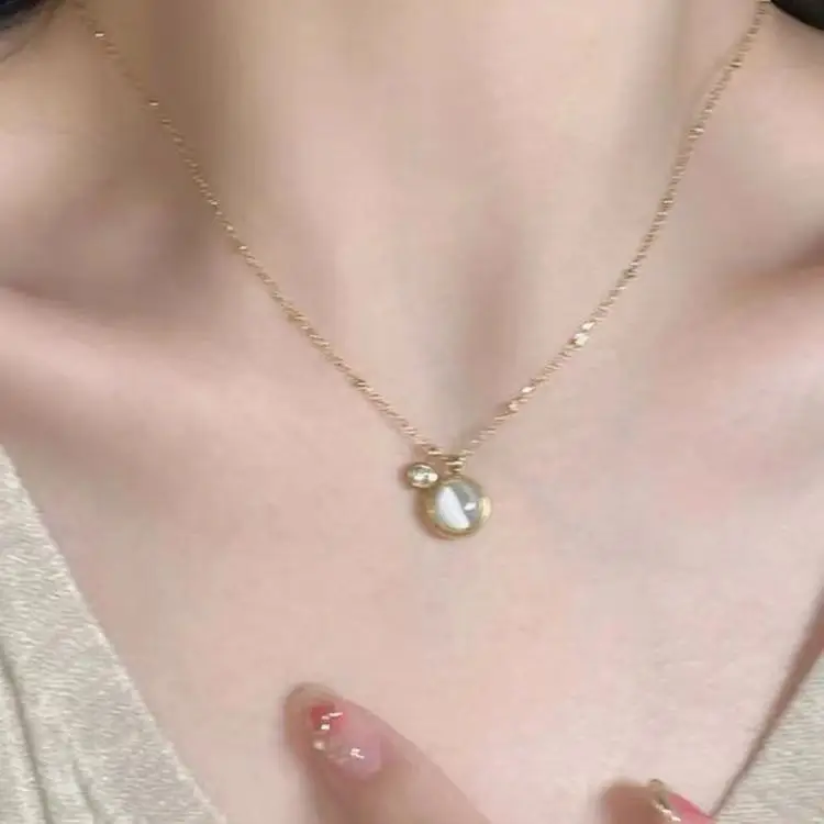 Women's Pearl Pendant Necklace Light Luxury Fu Character Design — feature 1