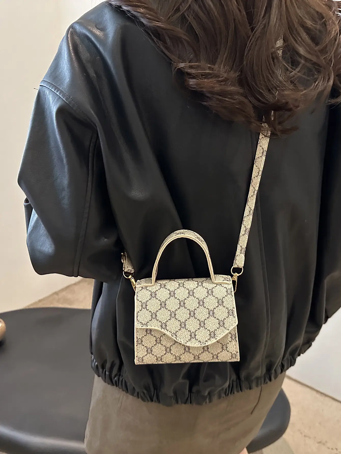2024 Black GG Pattern Shoulder Bag for Women - Image 8