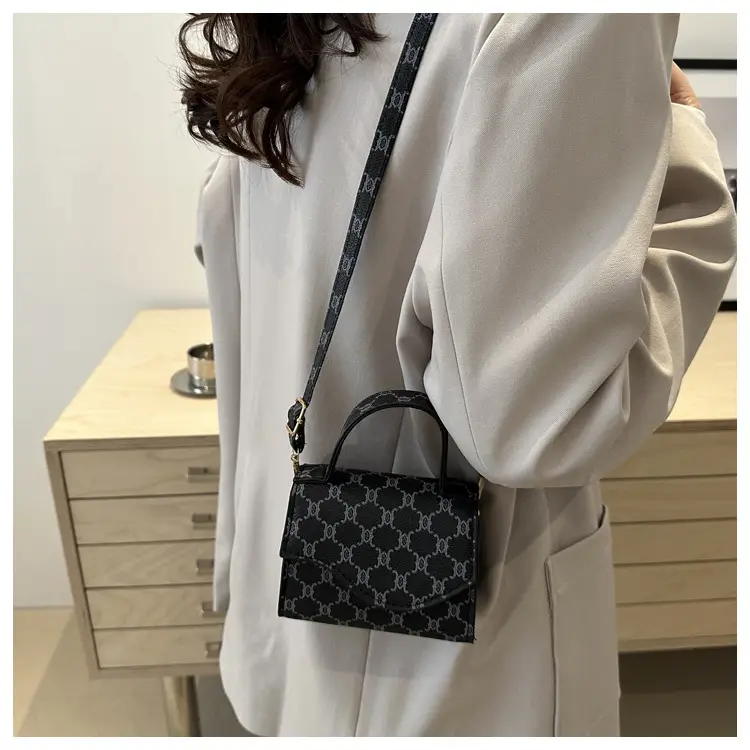 2024 Black GG Pattern Shoulder Bag for Women — feature 14