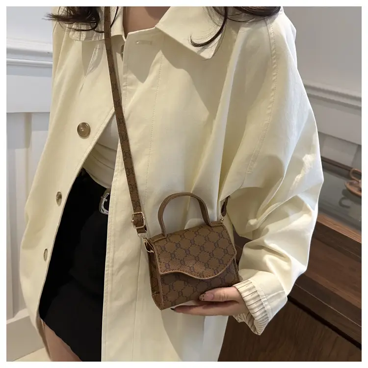 2024 Black GG Pattern Shoulder Bag for Women — feature 8