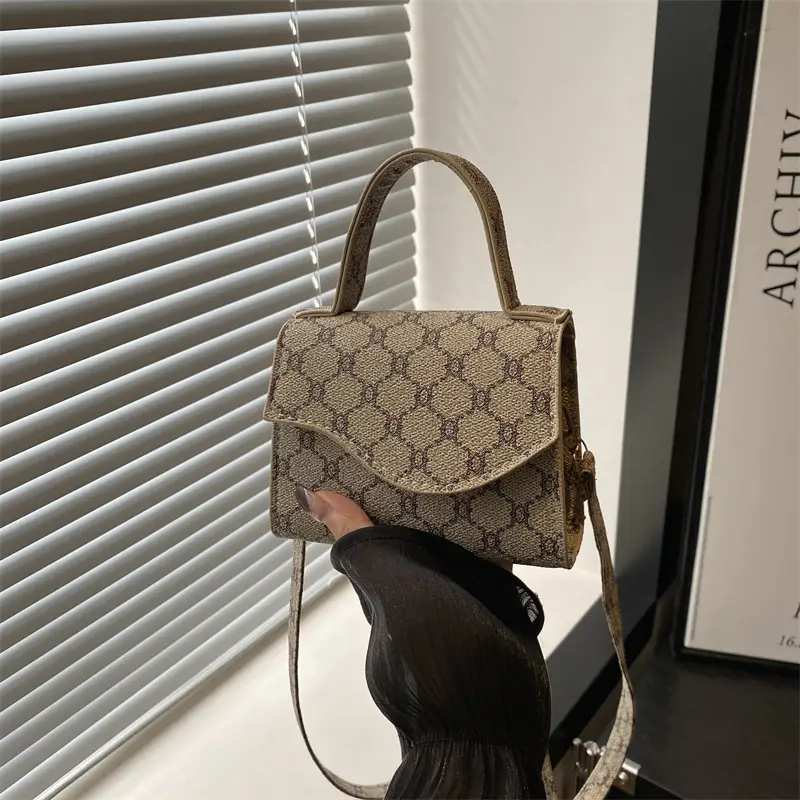 2024 Black GG Pattern Shoulder Bag for Women - Image 4