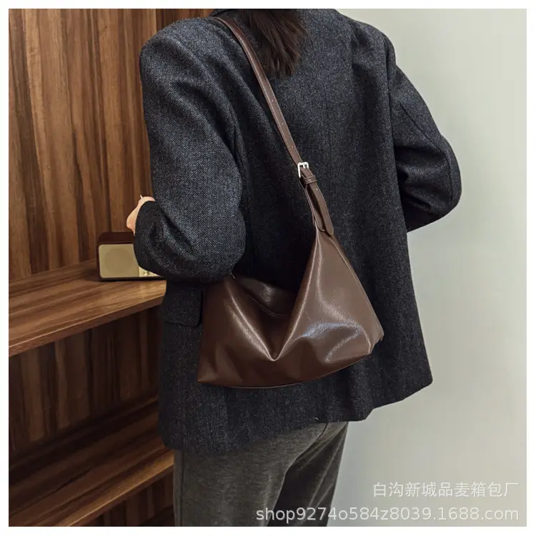 Black Textured Shoulder Crossbody Bag for Women 2026 — feature 11