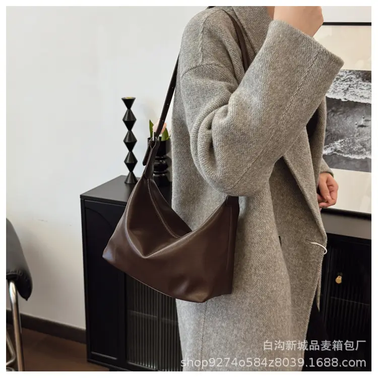 Black Textured Shoulder Crossbody Bag for Women 2026 — feature 12