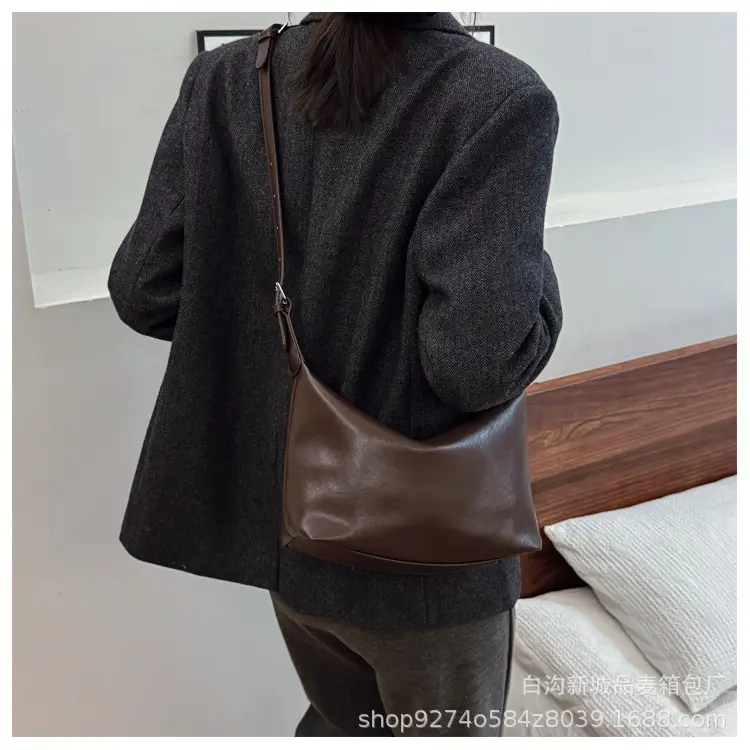 Black Textured Shoulder Crossbody Bag for Women 2026 — feature 9