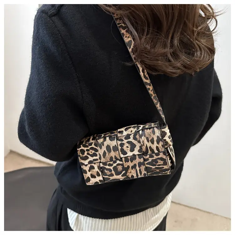 Women Leopard Print Crossbody Bag 2024 New Style — feature 8