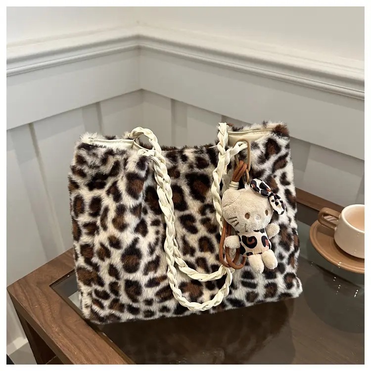 Plush Leopard Print Shoulder Bag for Women - Image 2