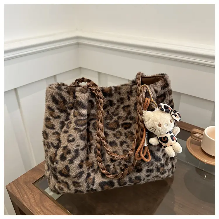 Plush Leopard Print Shoulder Bag for Women - Image 3