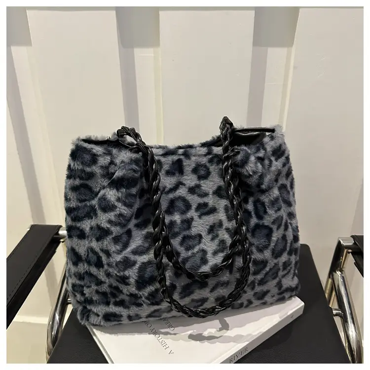 Plush Leopard Print Shoulder Bag for Women - Image 5