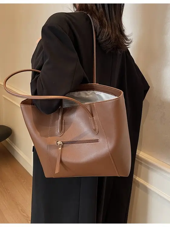 Women's Large Capacity Brown Leather Tote Bag - Image 6