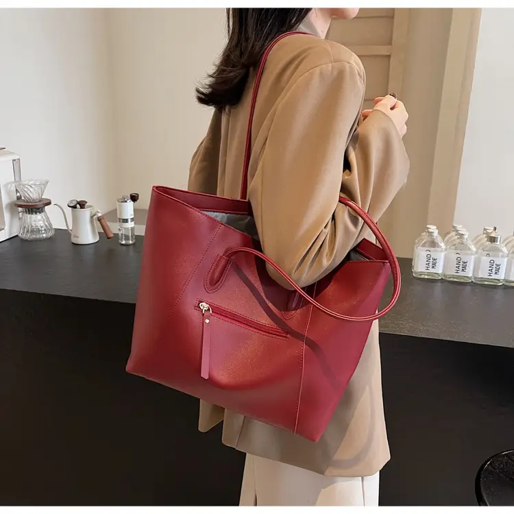 Women's Large Capacity Brown Leather Tote Bag — feature 24