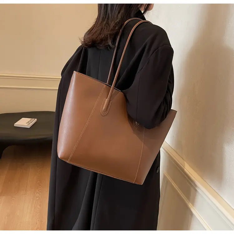 Women's Large Capacity Brown Leather Tote Bag — feature 29