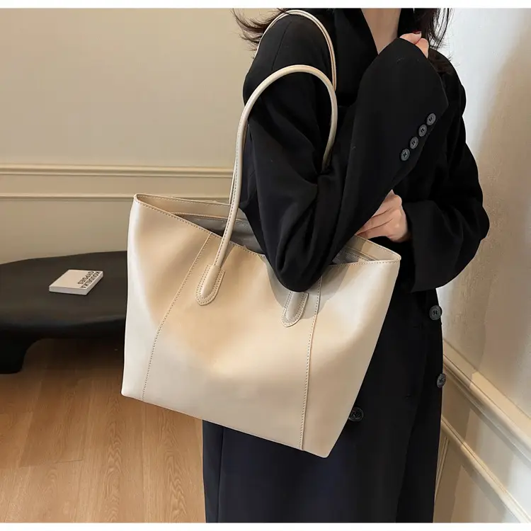 Women's Large Capacity Brown Leather Tote Bag — feature 34