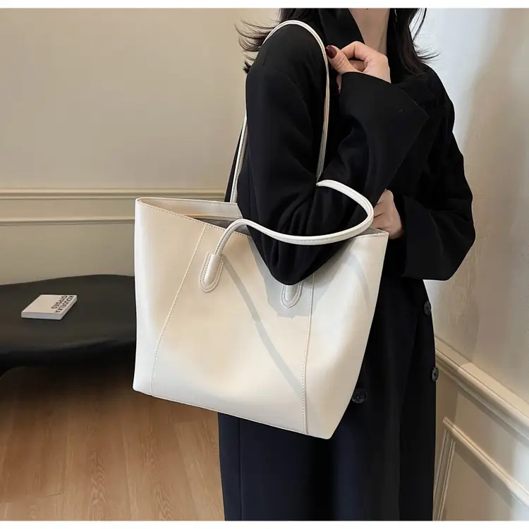 Women's Large Capacity Brown Leather Tote Bag — feature 40