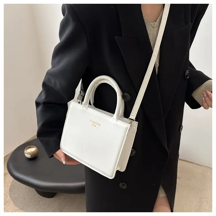 White Square Shoulder Bag for Women 2024 Winter — feature 11