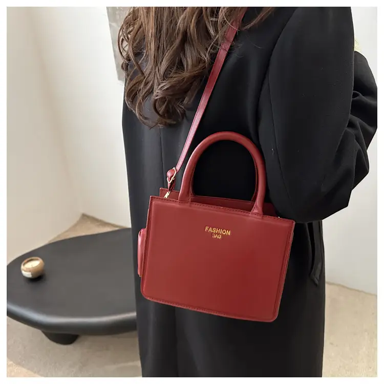 White Square Shoulder Bag for Women 2024 Winter — feature 12