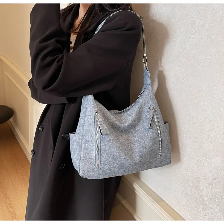 Women's Large Capacity Black Tote Bag with Shoulder Strap