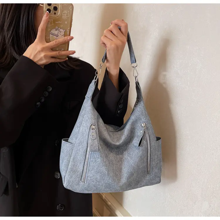 Women's Large Capacity Black Tote Bag with Shoulder Strap — feature 14