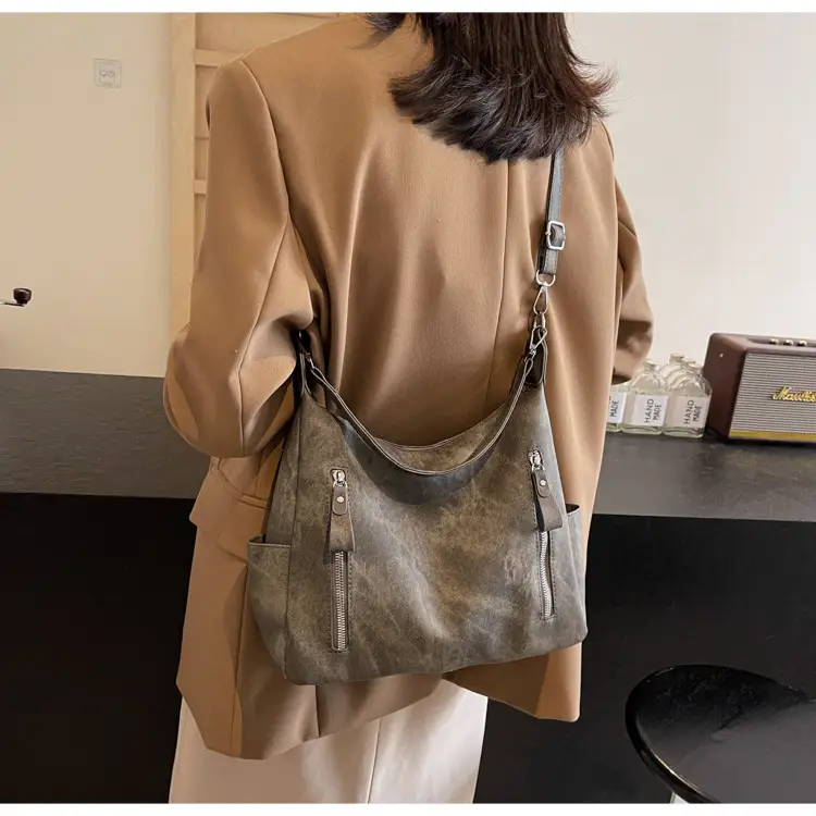 Women's Large Capacity Black Tote Bag with Shoulder Strap — feature 20