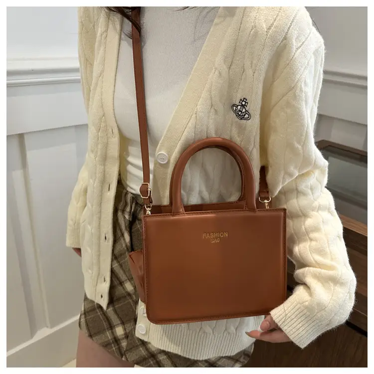 White Square Shoulder Bag with Gold Embroidery 2024 — feature 19