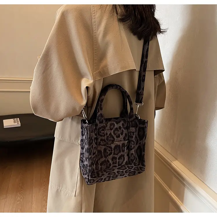 Vintage Leopard Tote Bag Women 2024 Commuter Crossbody Large Capacity — feature 12