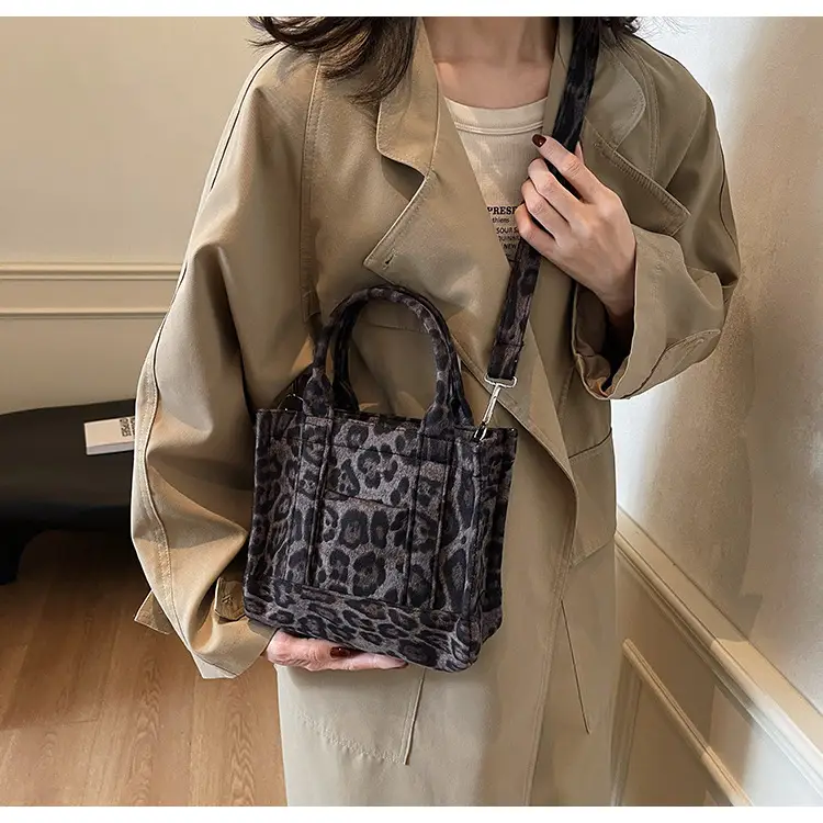 Vintage Leopard Tote Bag Women 2024 Commuter Crossbody Large Capacity — feature 13