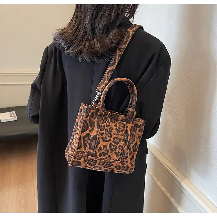 Vintage Leopard Tote Bag Women 2024 Commuter Crossbody Large Capacity — feature 15