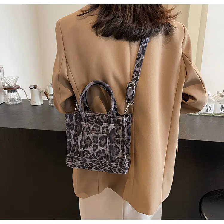 Vintage Leopard Tote Bag Women 2024 Commuter Crossbody Large Capacity — feature 19