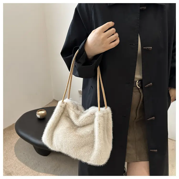 Black Plush Shoulder Bag for Women Autumn 2024 - Image 9