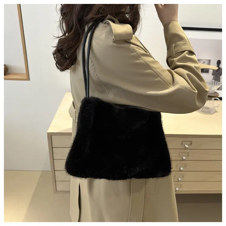 Black Plush Shoulder Bag for Women Autumn 2024 - Image 10