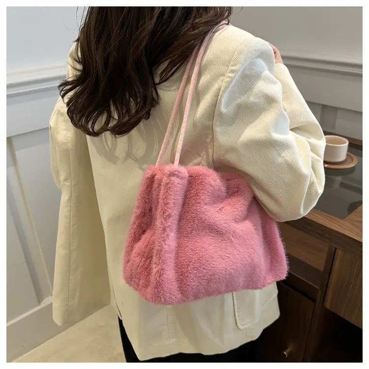 Black Plush Shoulder Bag for Women Autumn 2024 — feature 15