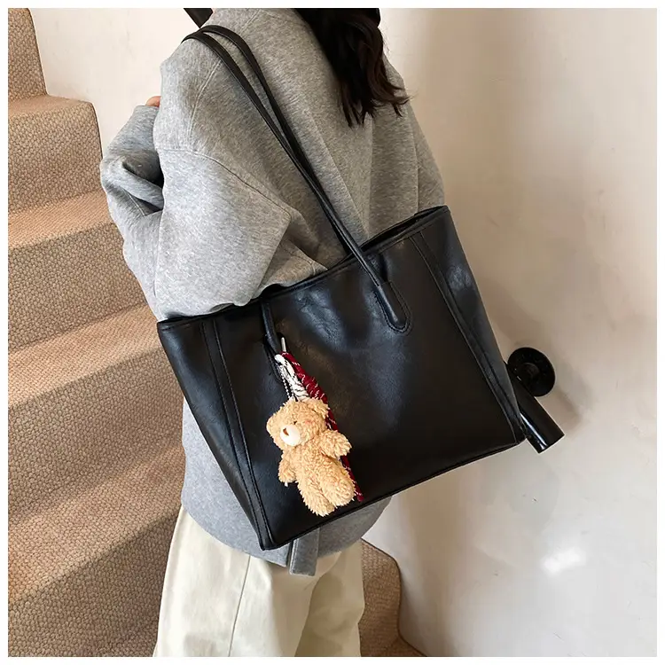 Women's Large Capacity Tan Shoulder Bag 2024 Winter Commute - Image 11