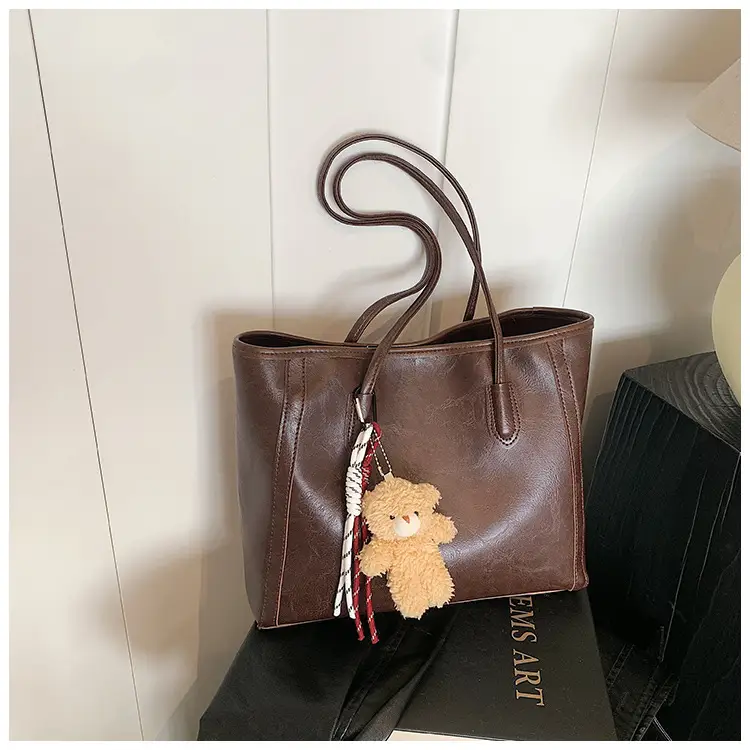 Women's Large Capacity Tan Shoulder Bag 2024 Winter Commute - Image 3