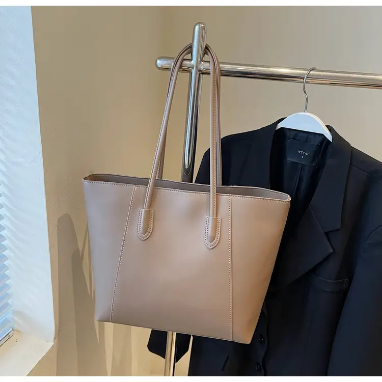Women's Large Capacity Brown Leather Tote Bag — feature 17