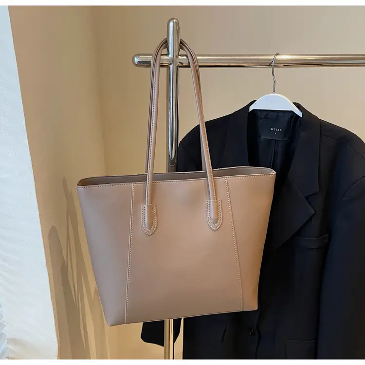 Women's Large Capacity Brown Leather Tote Bag — feature 18