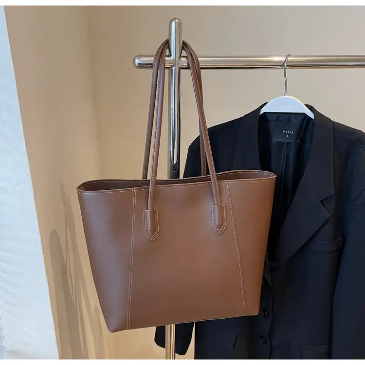 Women's Large Capacity Brown Leather Tote Bag — feature 20