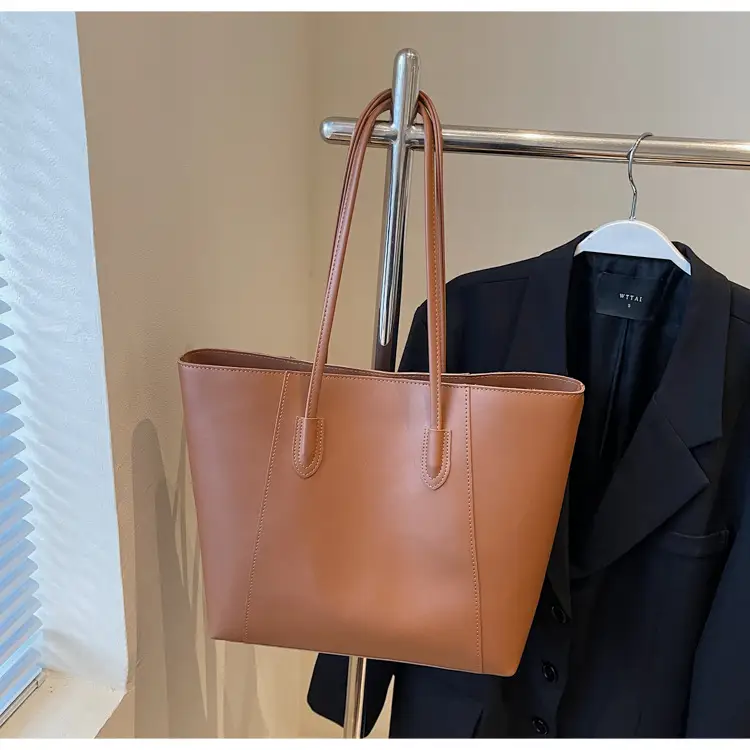 Women's Large Capacity Brown Leather Tote Bag — feature 21