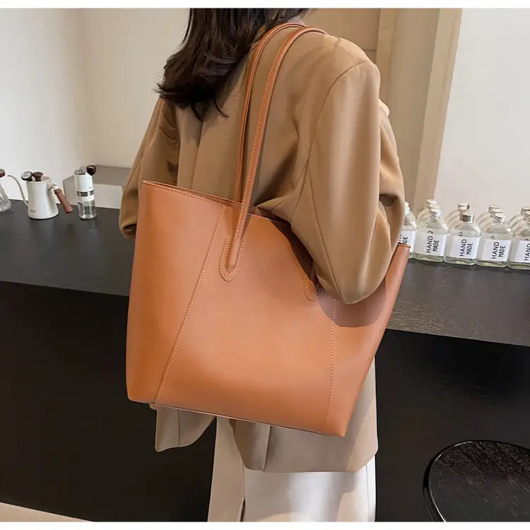 Women's Large Capacity Brown Leather Tote Bag — feature 27