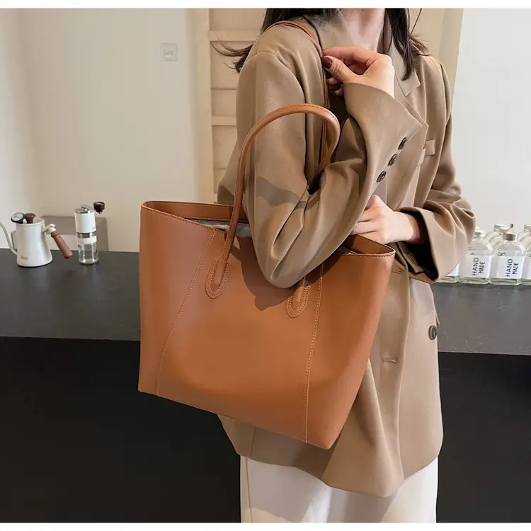 Women's Large Capacity Brown Leather Tote Bag — feature 28