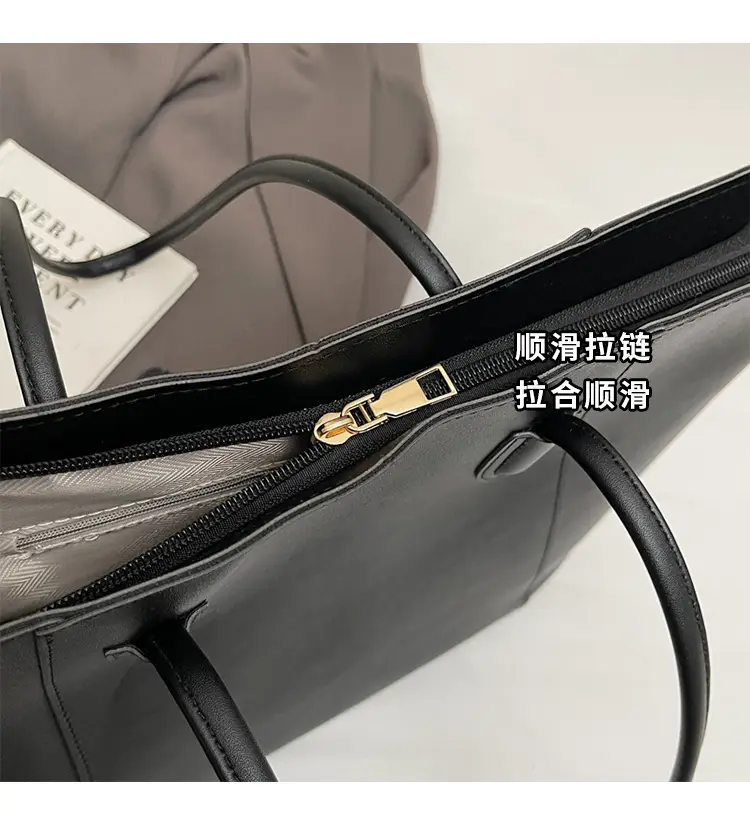 Women's Large Capacity Brown Leather Tote Bag — feature 3