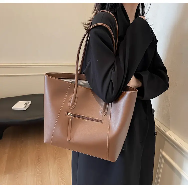 Women's Large Capacity Brown Leather Tote Bag — feature 31
