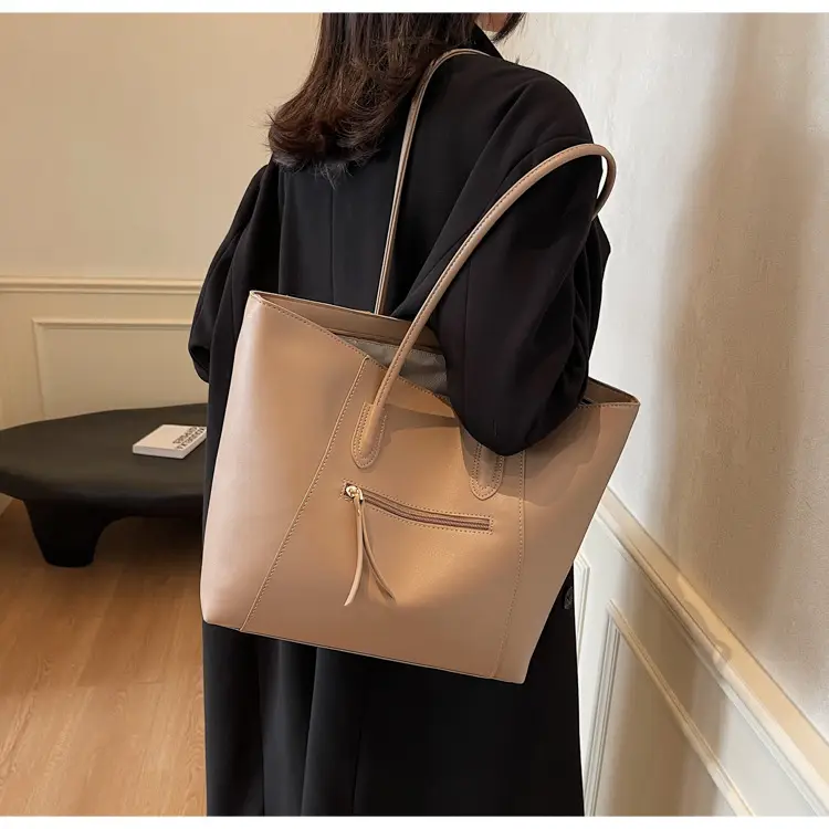 Women's Large Capacity Brown Leather Tote Bag — feature 36