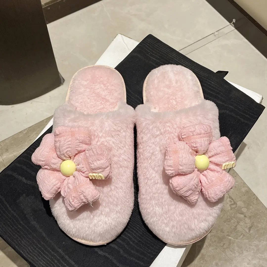 Foreign trade Baotou cute flower ladies plush slippers warm fluffy slippers sweet wind home cotton slippers wholesale