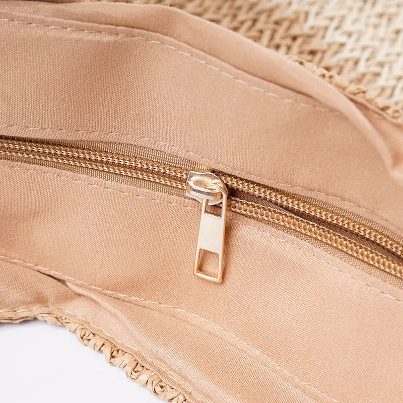 Straw Tassel Tote Bag Large Capacity Lightweight Beach Bag - Image 4