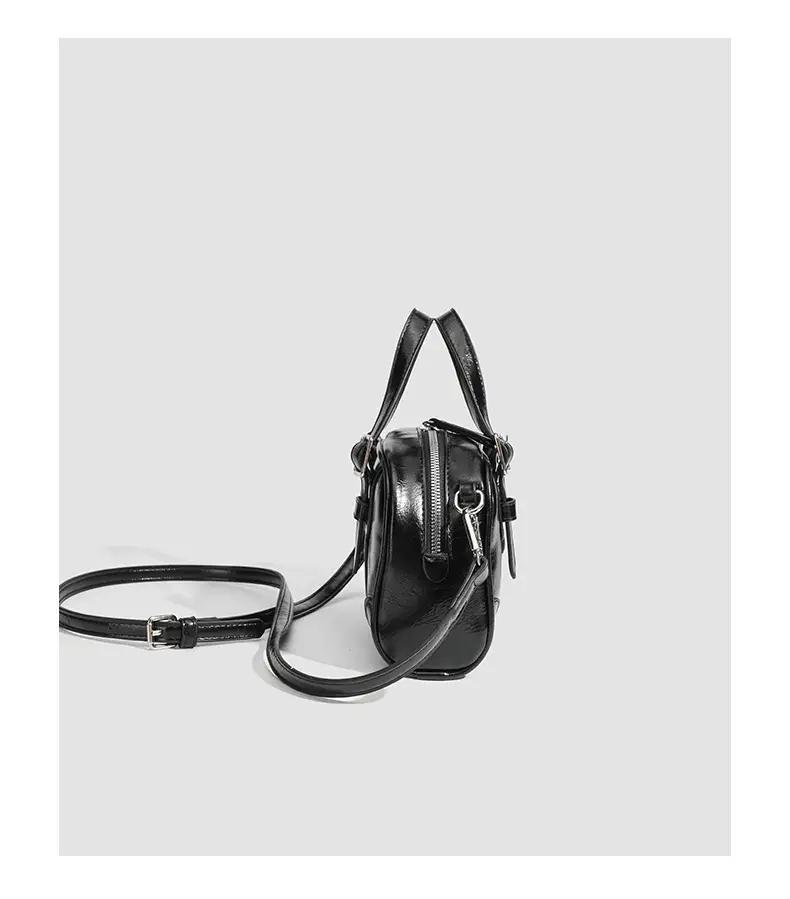 Women's Retro Style Shoulder Bag Black Square Design — feature 12