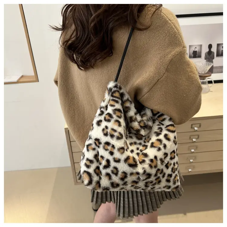Leopard Print Fluffy Shoulder Commuter Tote Bag Large Capacity — feature 13
