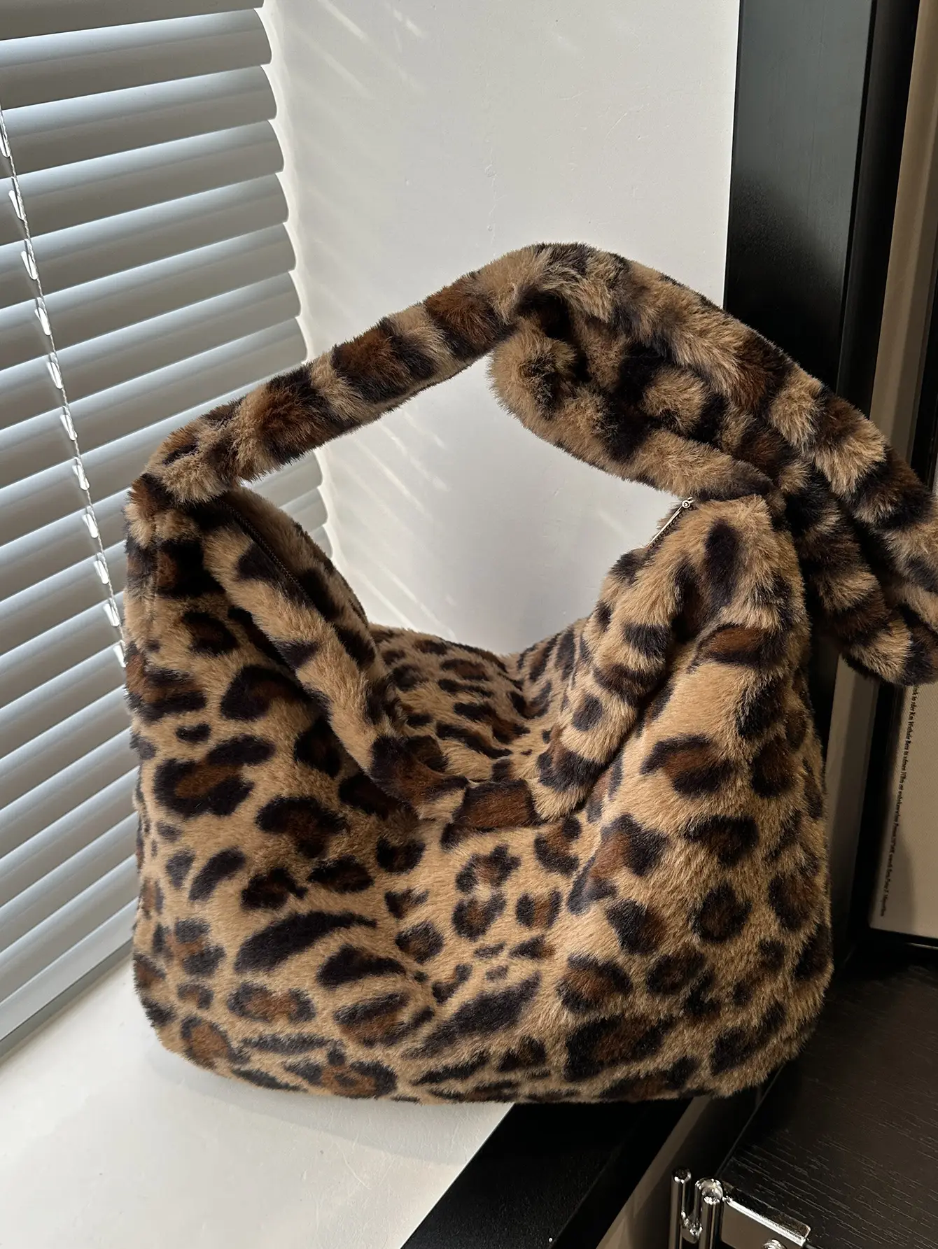 Leopard Print Crossbody Bag Women Large Capacity - Image 4