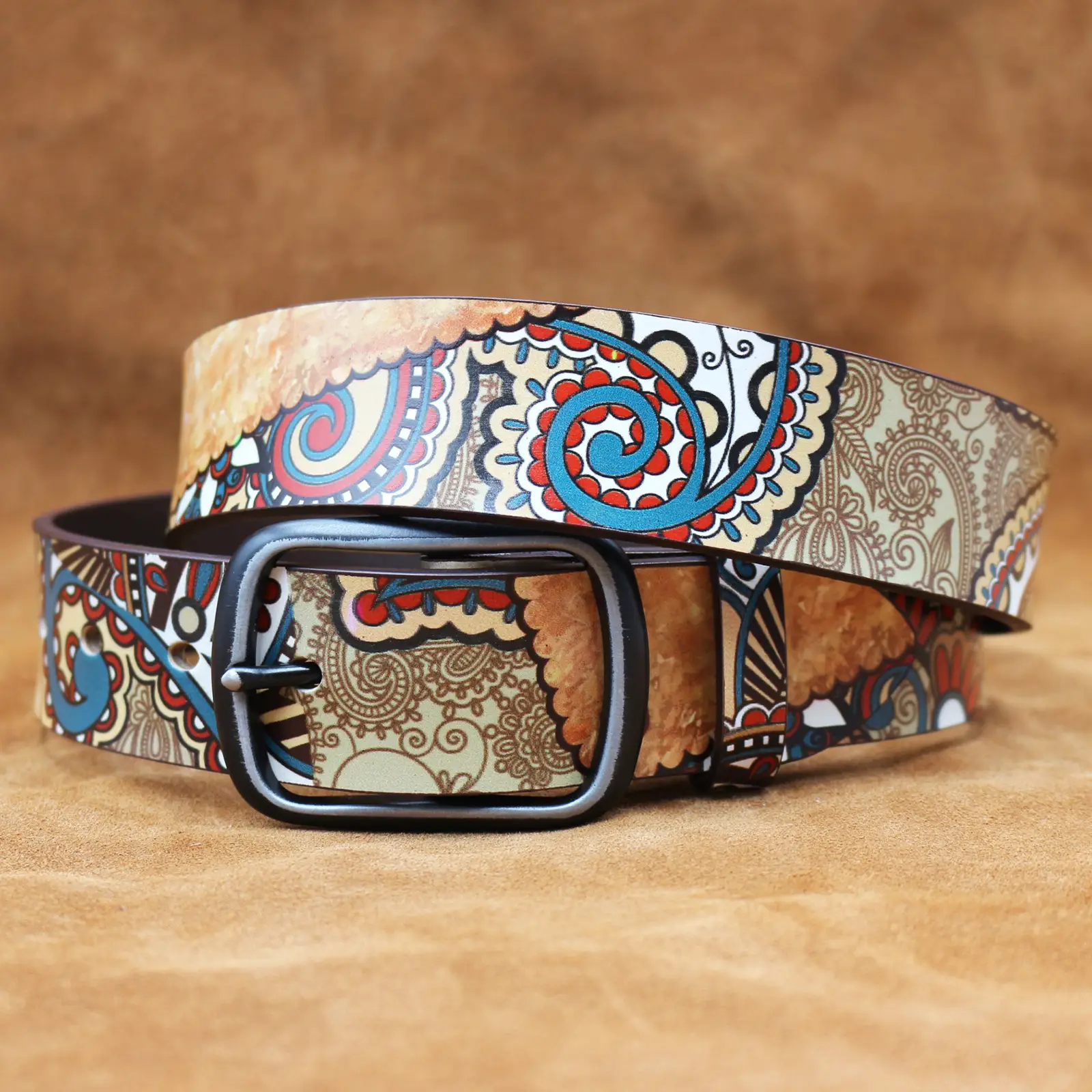 Retro Ethnic Cowhide Belt with Buckle — feature 1